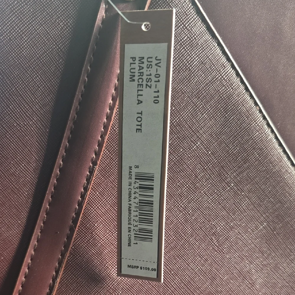 Chic Burgundy Tote Bag - Picture 4 of 4